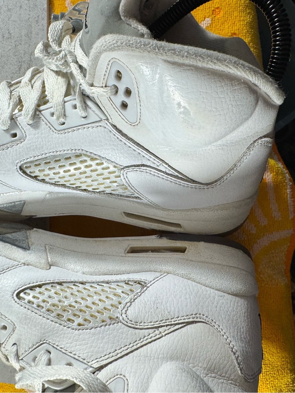 Jordan 5 Retro White Metallic Silver 2015 6.5y/ womens 8 - READ DESCRIPTION - Picture 5 of 8